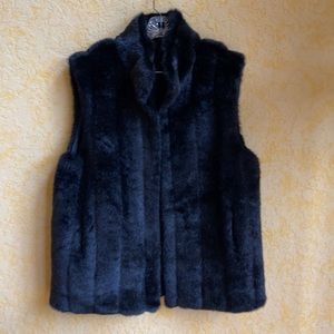FAKE FUR REVERSIBLE VEST SIZE M BLACK